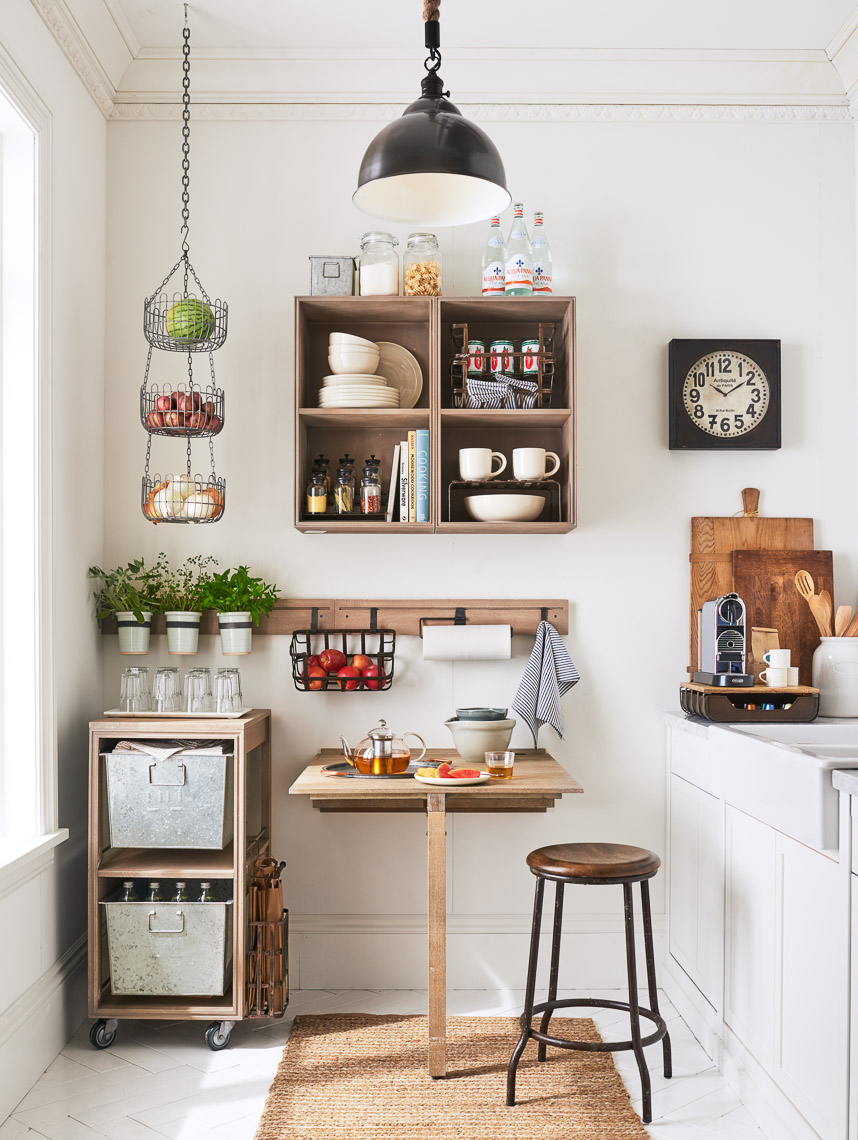alec-hemer-photography-PB_small-apartment-kitchen